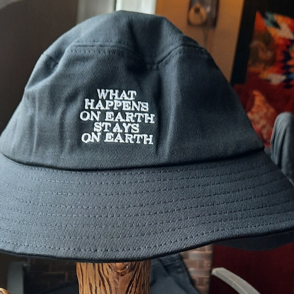 Bucket hat